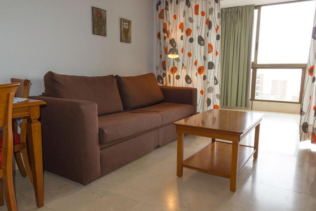 Gemelos 2 Benidorm Bilik gambar