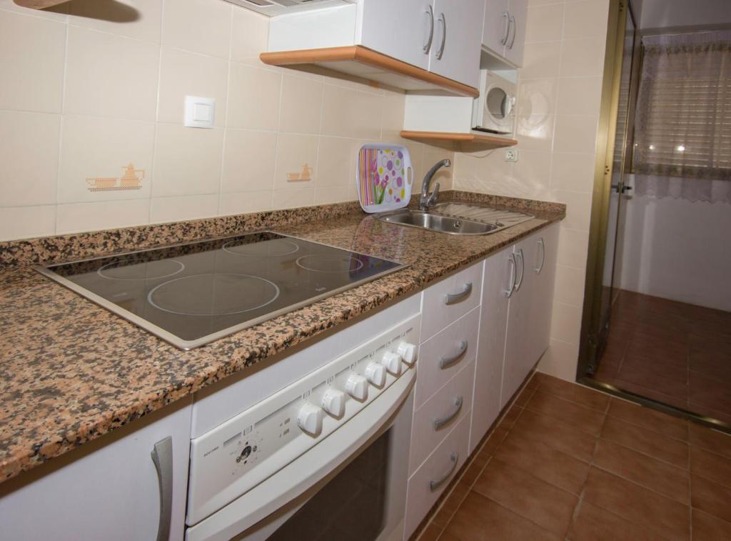 Gemelos 2 Benidorm Bilik gambar